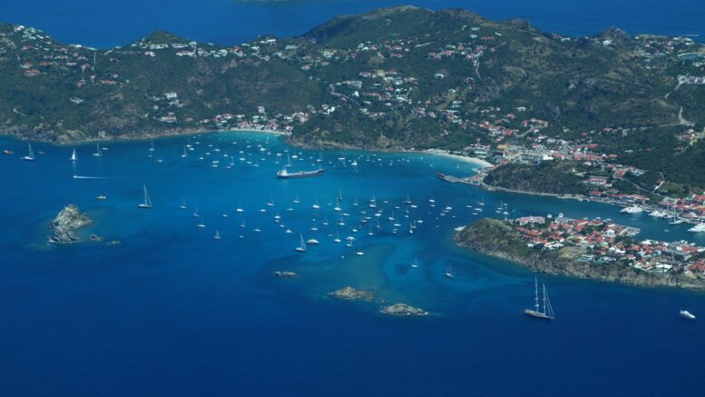 Croisière vers les Grenadines : pourquoi garder quelques nuits à terre